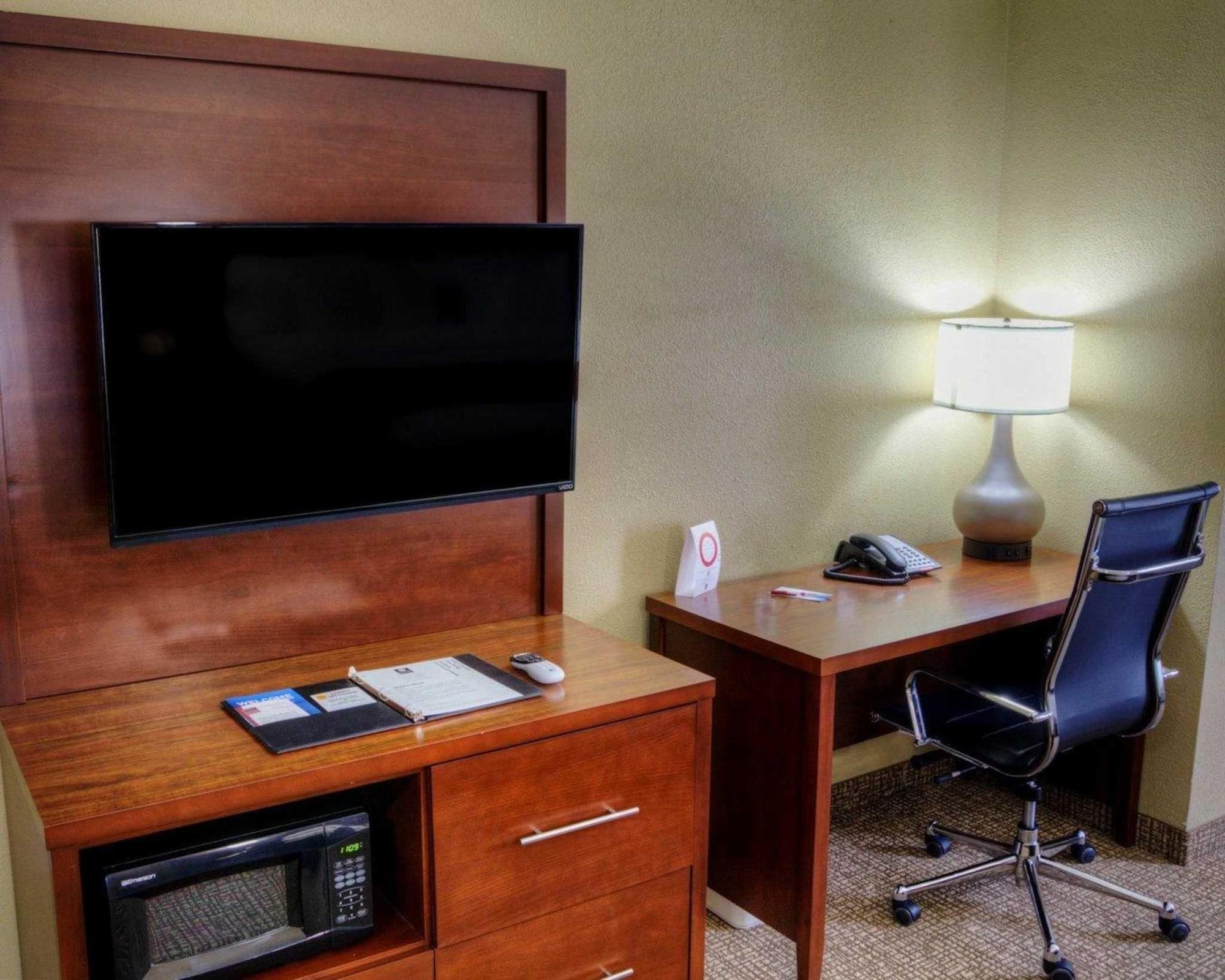 Comfort Suites Plymouth Near Us-30 Kültér fotó