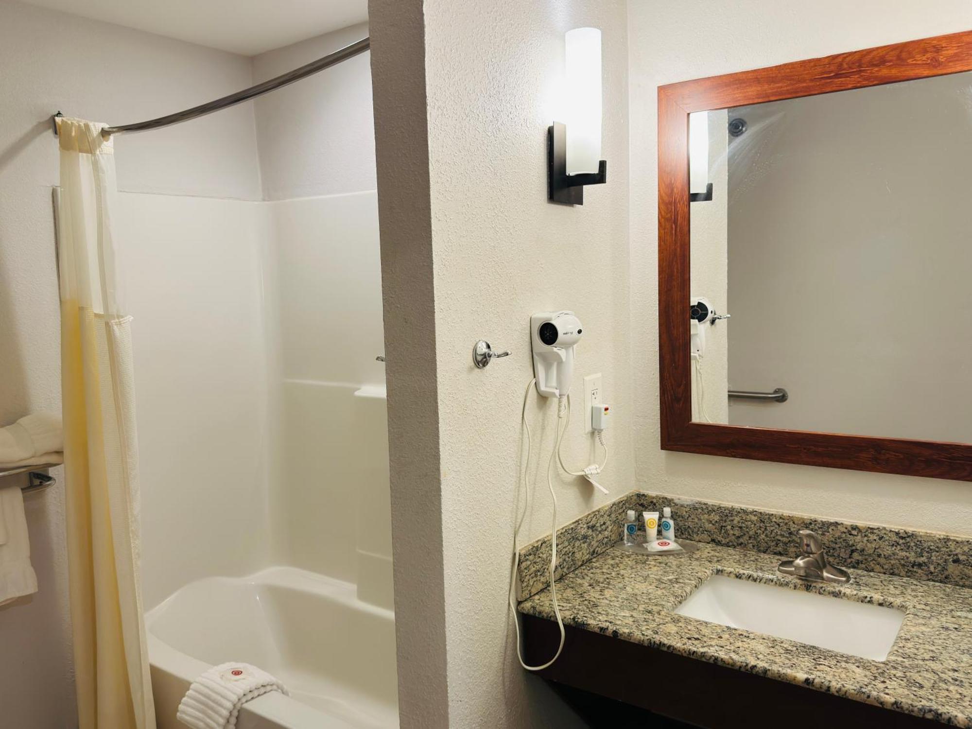 Comfort Suites Plymouth Near Us-30 Kültér fotó